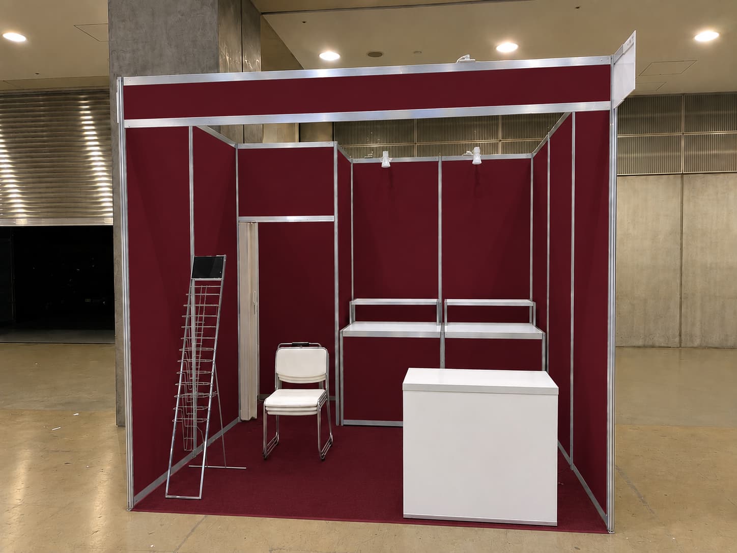 展示会ブースの施工例(えんじ)